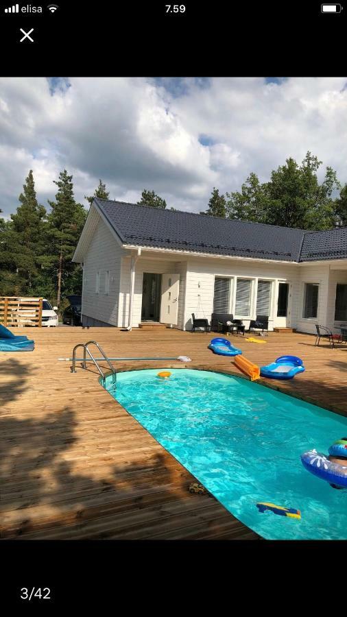 Lomamokki 25 Km Turusta Holiday home *